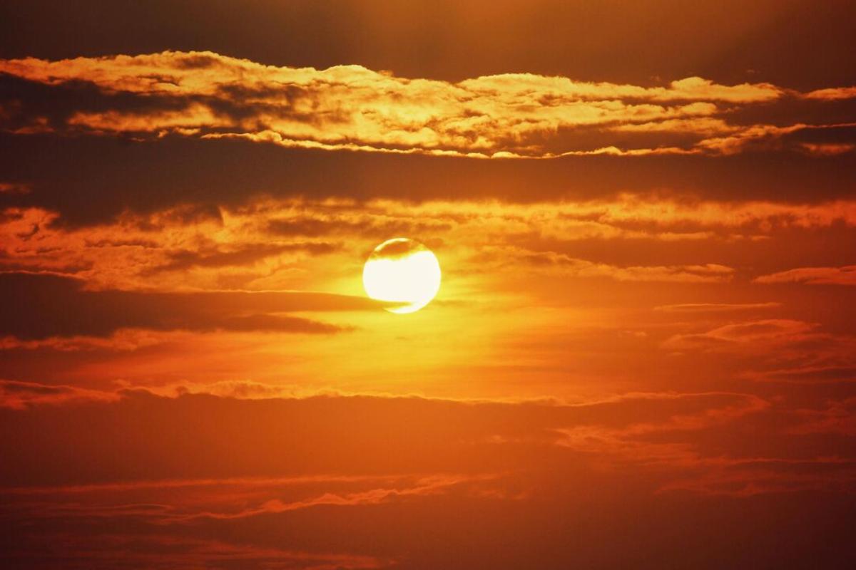 How much energy a solar panel generates (cover)